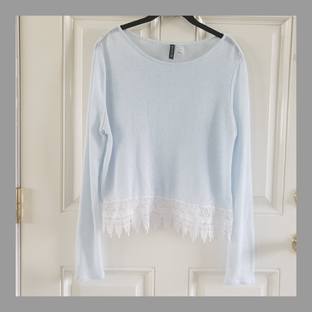 DIVIDED by H&M Pullover Sheer Laced Scoop Neck Long Sleeves Top SZ M